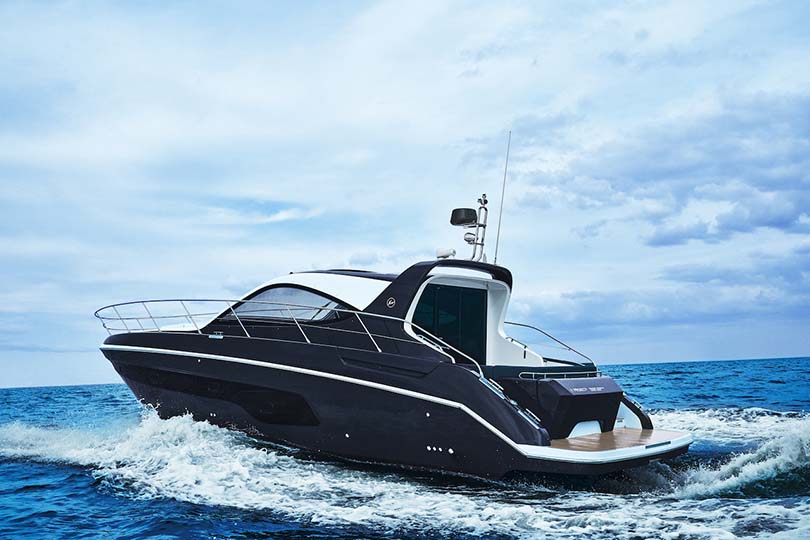 藤原ヒロシ氏プロデュースの高速艇「X47FRGMT」限定販売