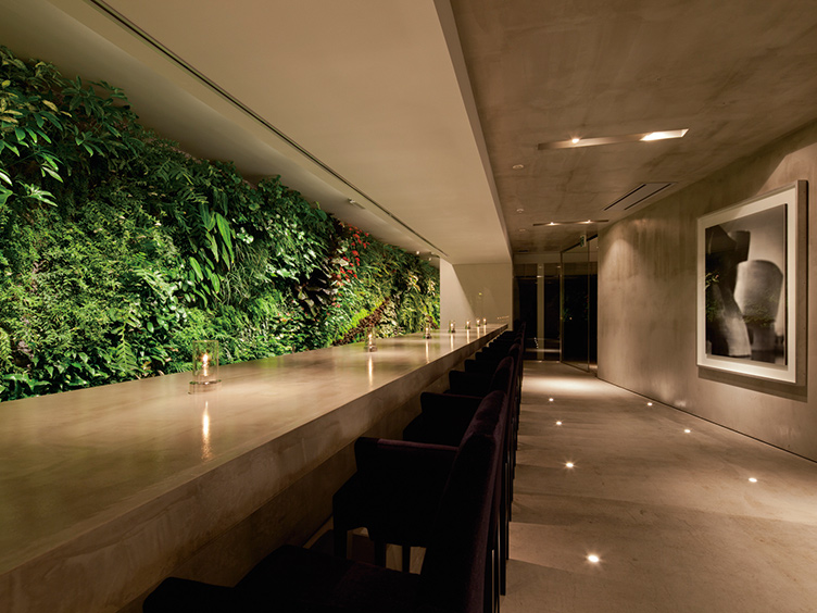 CoSTUME NATIONAL  WALL　青山店／東京・南青山